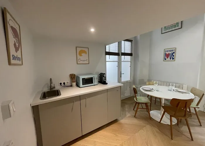 Honore Saint Pothin Apartment *