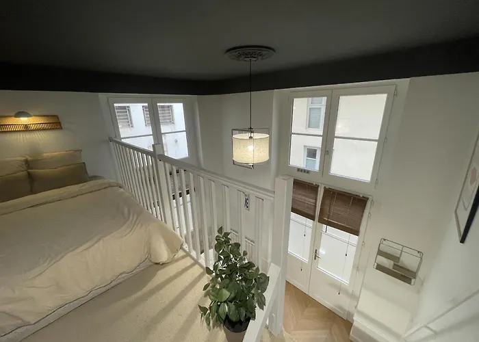 Honore Saint Pothin Apartment