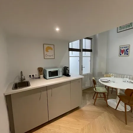 Honore Saint Pothin Apartment *